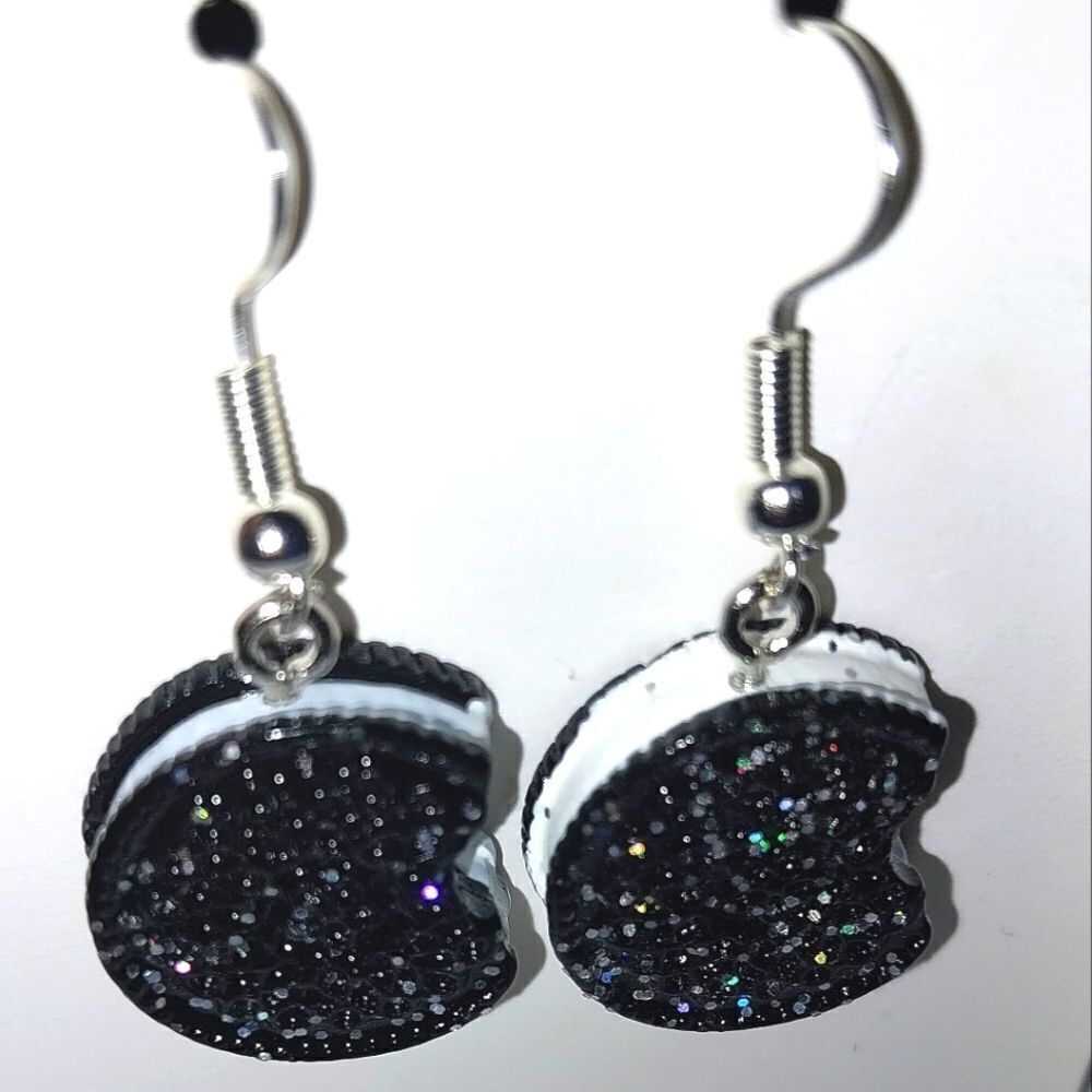 Super cute sandwich cookie earrings